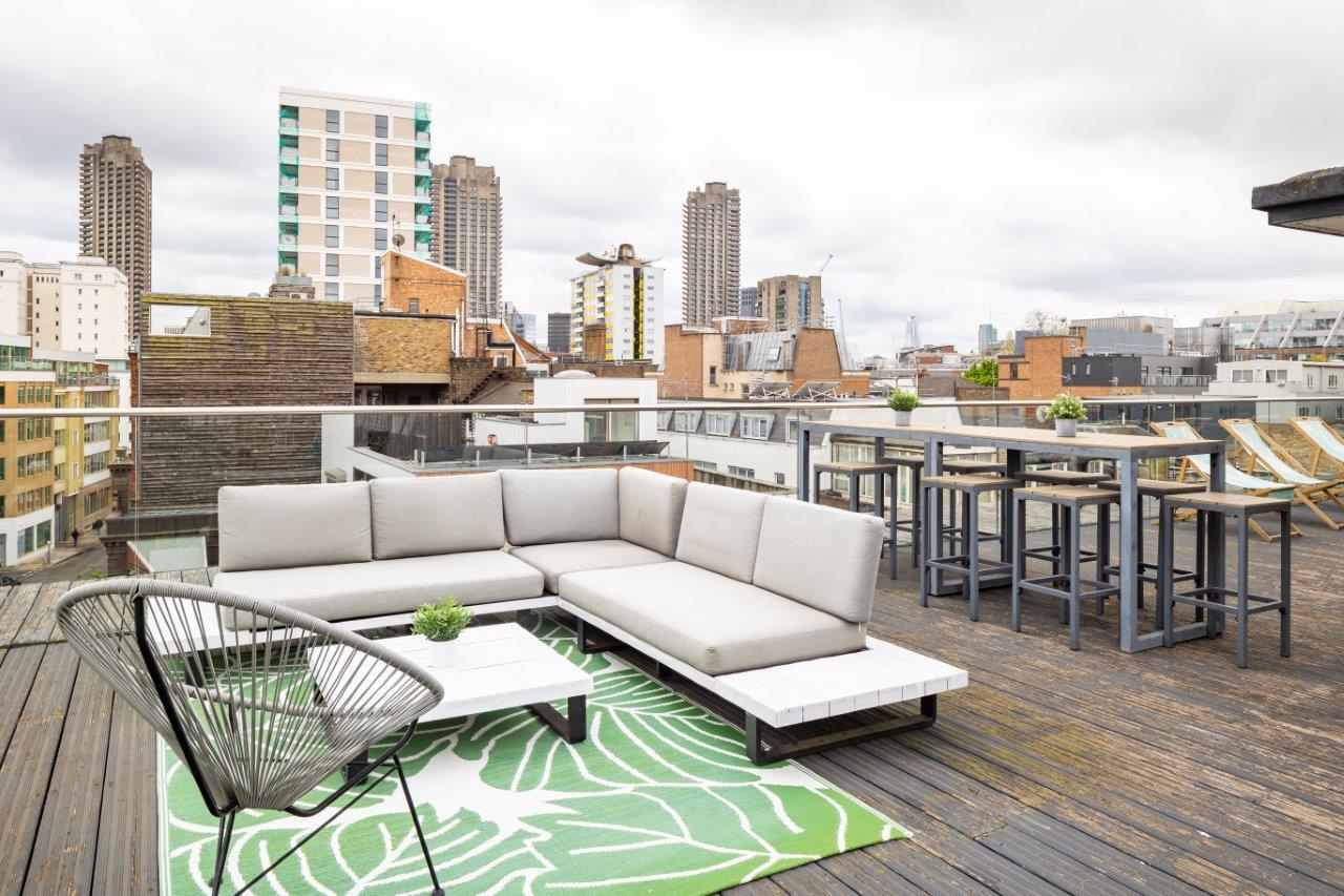 Rooftop terrace for networking