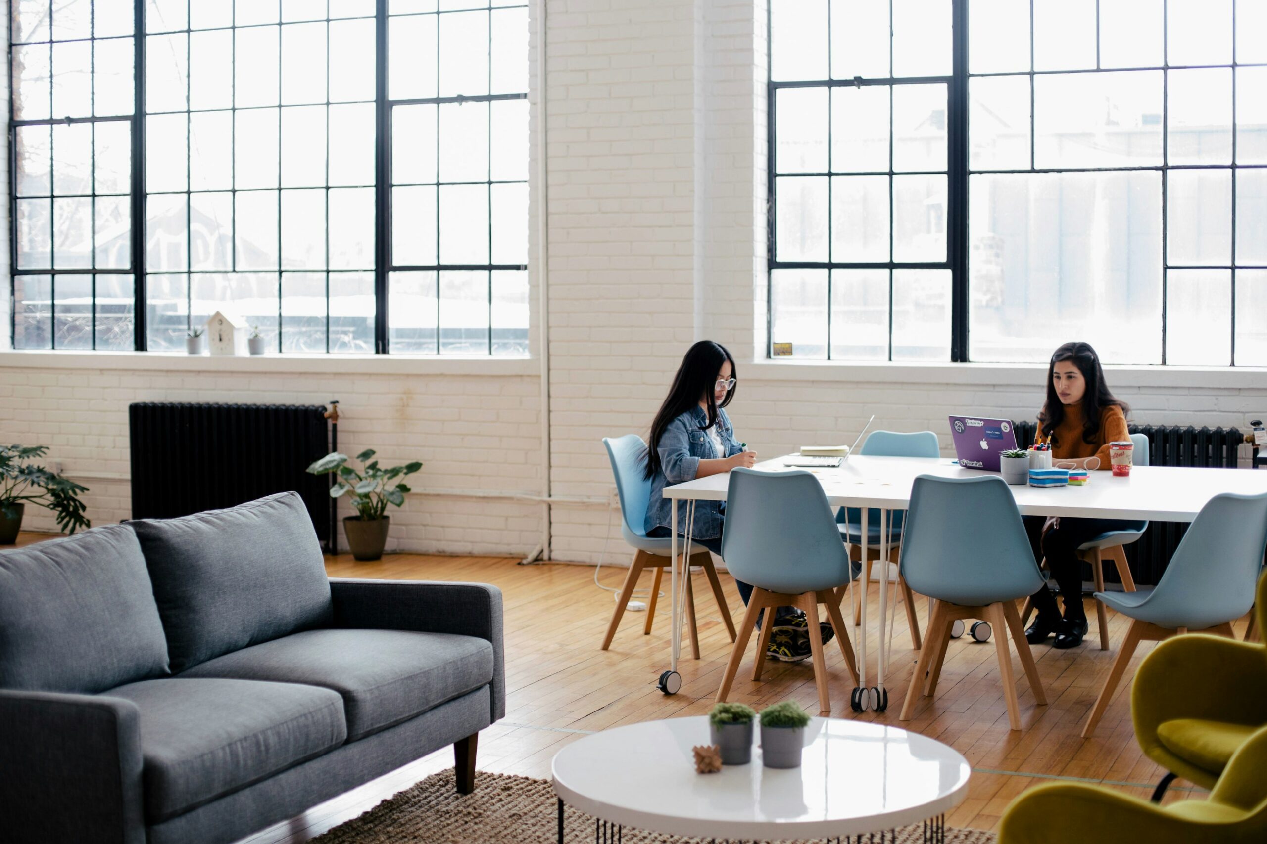 Choosing Between Serviced and Managed Workspaces